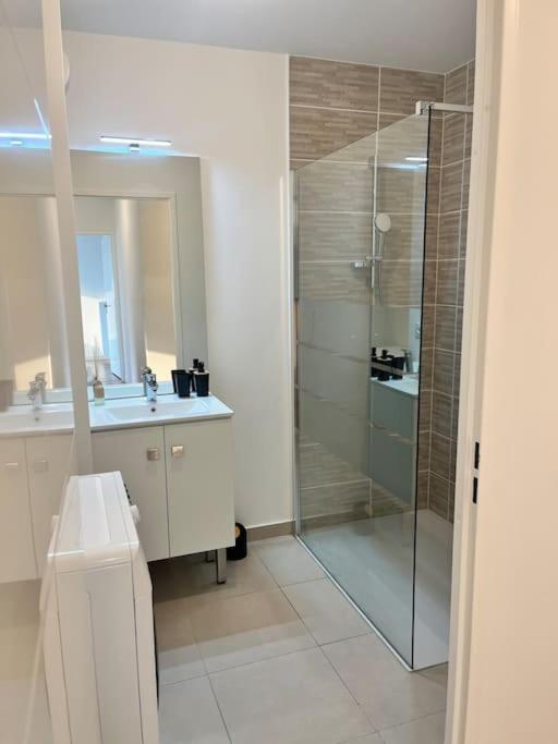 Superbe Appartement Neuf Dans Residence Familiale Aux Portes De Paris Avec Parking Ivry-sur-Seine Extérieur photo